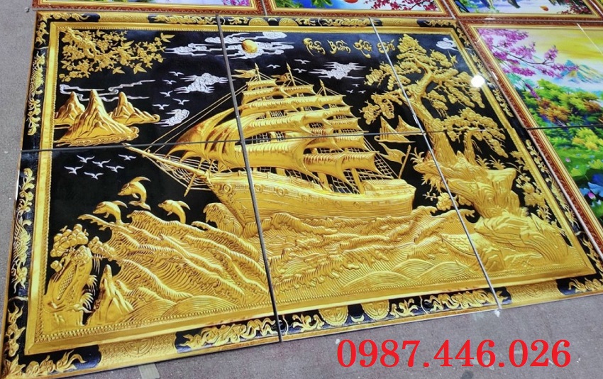 Tranh gạch thuyền vàng- Thuận buồm xuôi gió