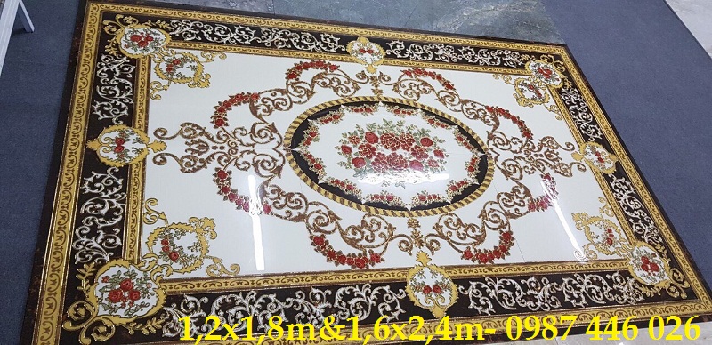 Gạch thảm hoa cổ điển khắc vàng
