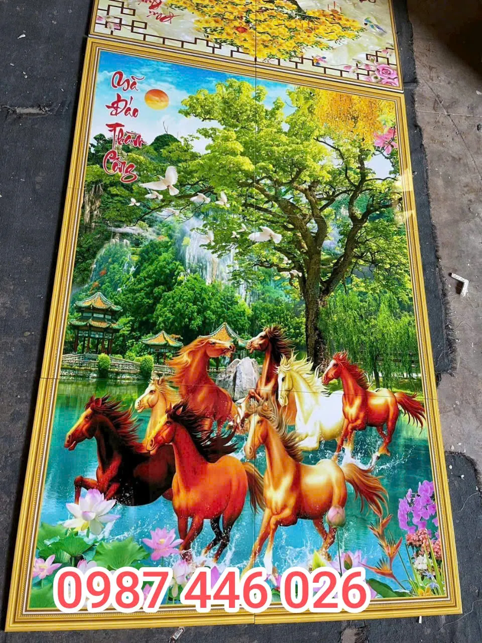 Gạch tranh bát mã khổ đứng